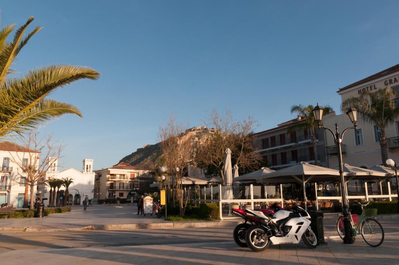 Di Fronte Fortezza * Nafplio